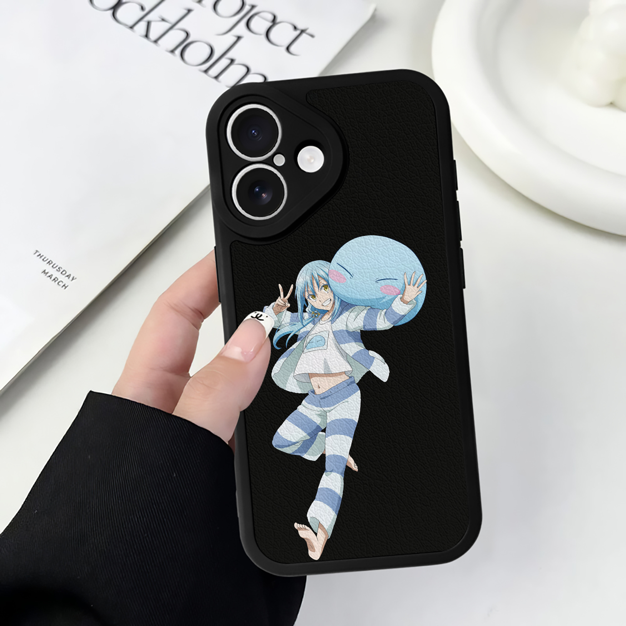 （画像用） 転スラ Regarding Reincarnated to Slime 【iPhone 16シリーズ対応】シリコンスマホケース（レザー調） 材質：シリコン